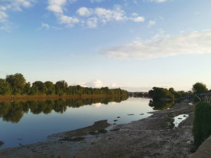 Mirror for the Thames